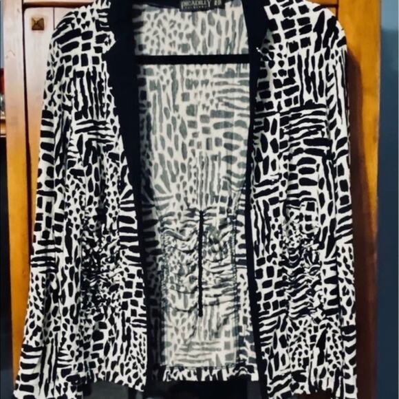 Piccadilly Fashion Women's Animal Print Jacket - Size PM - Picture 1 of 4
